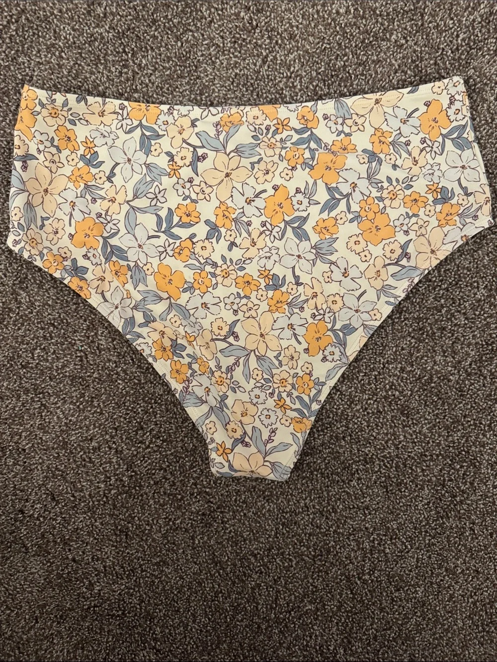 Cupshe Cream Bikini Top with Subtle Shine - Picture 4 of 8